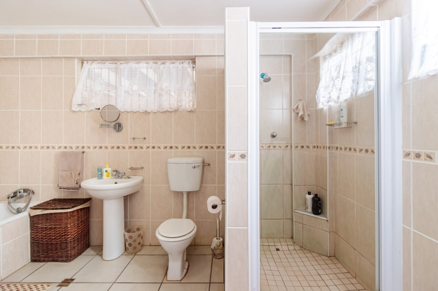 4 Bedroom Property for Sale in Kruisrivier Eastern Cape